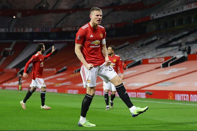 McTominay mở tỷ số của trận đấu trong ngày được đeo băng thủ quân