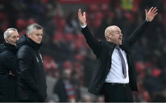 HLV Burnley lo lắng trước trận gặp MU