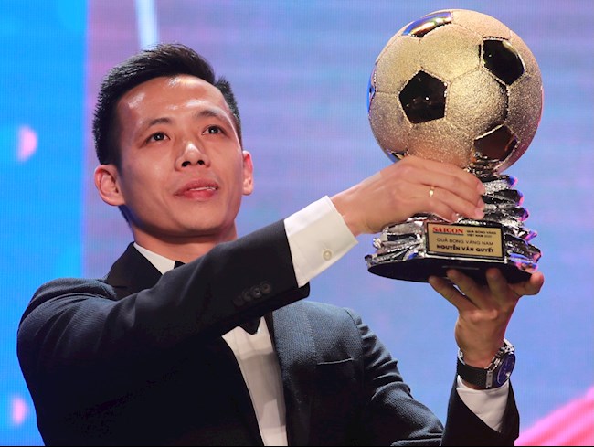 quả bóng vàng việt nam 2020-Tiền đạo Nguyễn Văn Quyết lần đầu đoạt "Quả bóng vàng Việt Nam" 