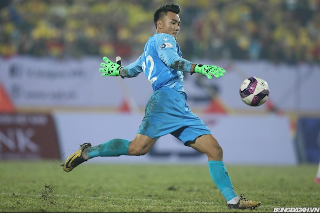 Chân dung thủ môn Nam Định gieo sầu cho dàn sao Hà Nội FC hình ảnh