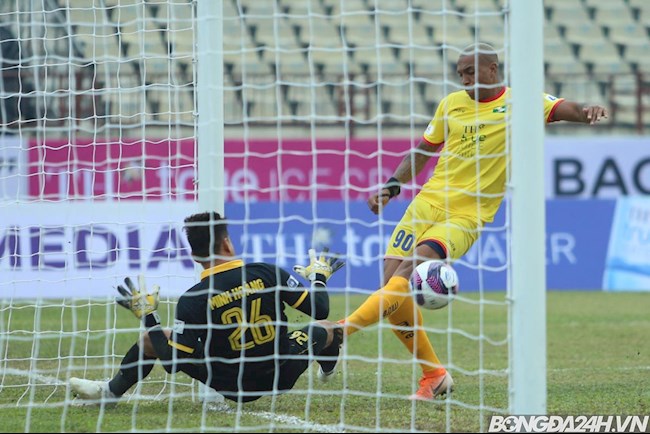 ẢNH Văn Đức cứu SLNA khỏi trận thua trên sân nhà trong ngày ra quân VLeague 2021 hình ảnh 2