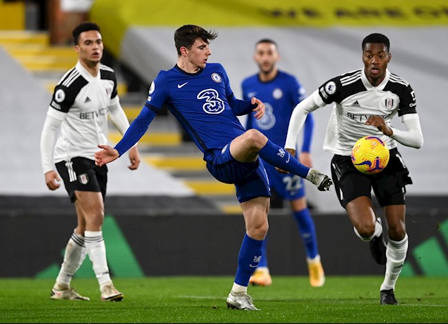 Chelsea có vài cơ hội ăn bàn trong hiệp 1 nhưng không thành công