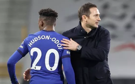 Lampard tiết lộ lý do bỏ rơi Hudson-Odoi bất chấp phong độ cao hình ảnh Lampard tiết lộ lý do bỏ rơi Hudson-Odoi bất chấp phong độ cao hình ảnh