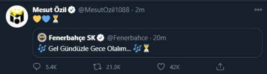 Ozil ngầm xác nhận rời Arsenal