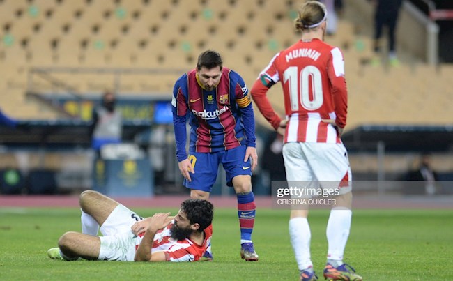 Lionel Messi đối mặt án treo giò 4 trận hình ảnh