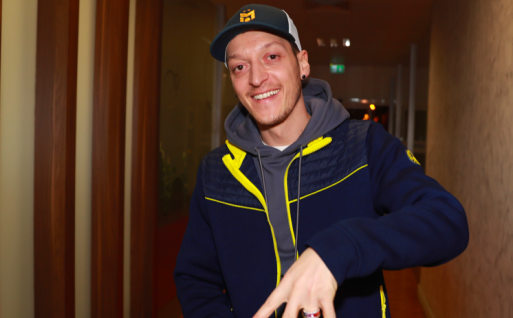 Bất ngờ với mức lương tiền vệ Mesut Ozil nhận ở Fenerbahce hình ảnh