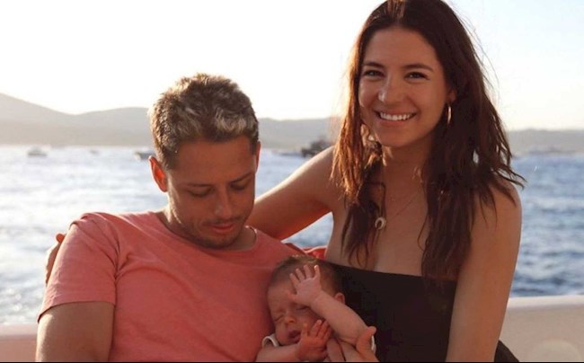 Vợ tiền đạo Chicharito lên tiếng về nghi án cắm sừng chồng hình ảnh