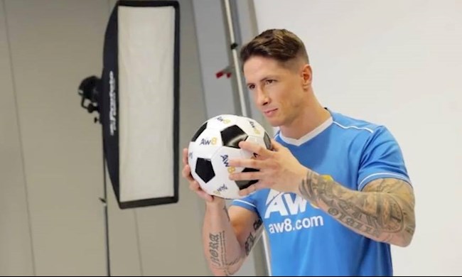 Tiền đạo Fernando Torres tiếp tục gây sốc với cơ thể to lớn hình ảnh Tiền đạo Fernando Torres tiếp tục gây sốc với cơ thể to lớn hình ảnh