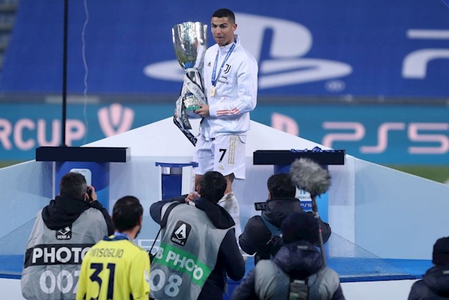 Ronaldo trở thành tay săn bàn số 1 lịch sử bóng đá thế giới hình ảnh Ronaldo trở thành tay săn bàn số 1 lịch sử bóng đá thế giới hình ảnh