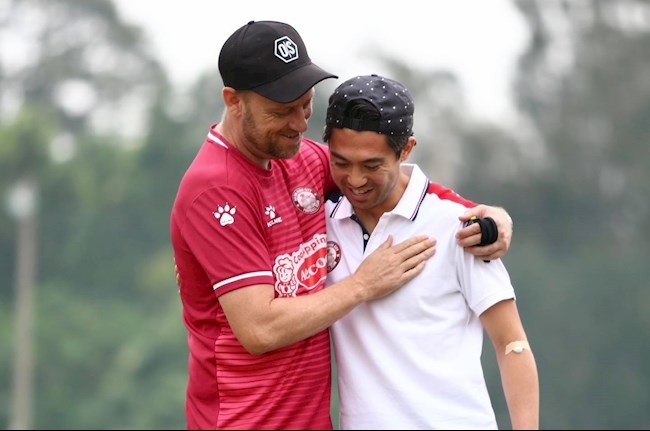 Lee Nguyễn HLV Polking