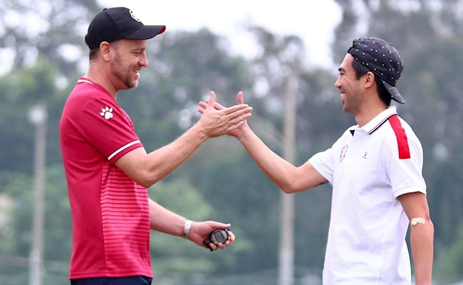 Lee Nguyễn HLV Polking