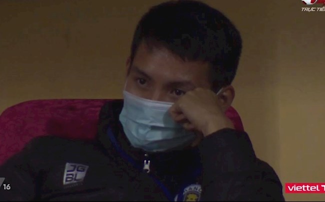 Hùng Dũng thất thần nhìn Hà Nội thua đau Bình Dương