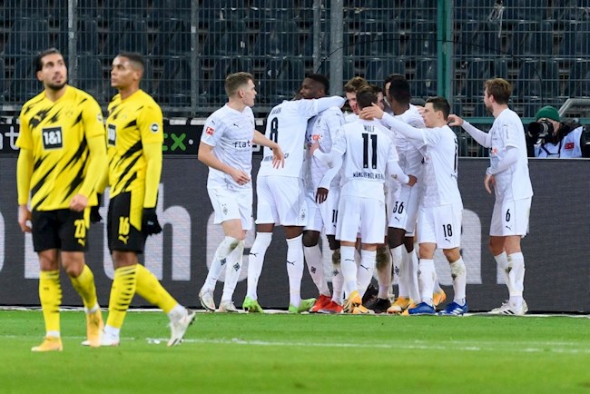 Siêu Haaland lập cú đúp, Dortmund vẫn thua sấp mặt Gladbach