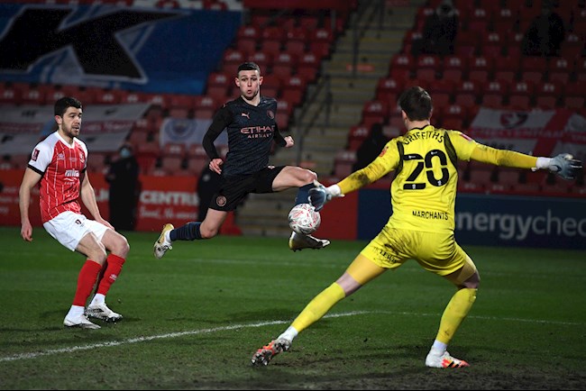 Foden mở đầu cho màn lội ngược dòng vào cuối trận của Man City
