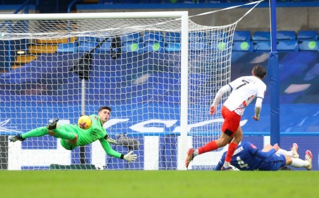 Thủ môn Kepa mắc sai lầm, Hasselbaink chỉ trích dữ dội hình ảnh