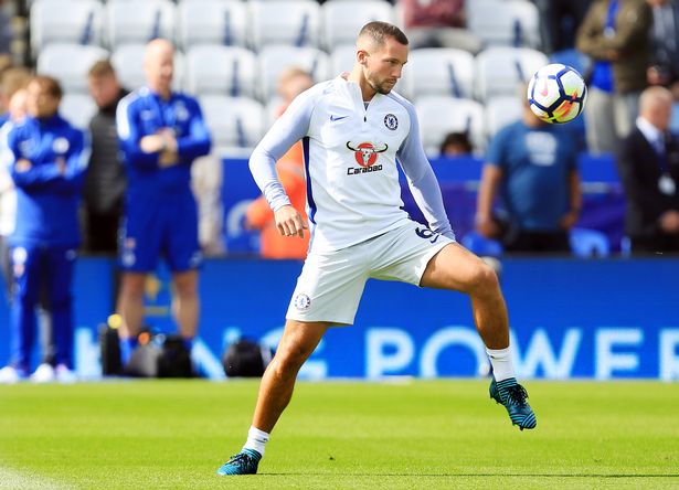 Lampard bị sa thải, quả tạ Chelsea đăng ảnh ăn mừng