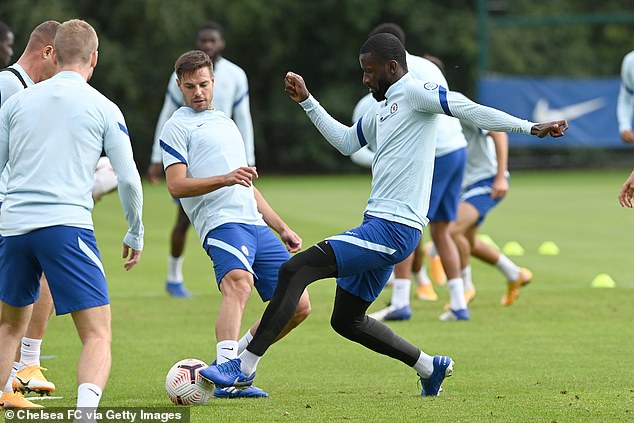 Sao Chelsea dở thói bắt nạt đàn em vì... không được đá chính