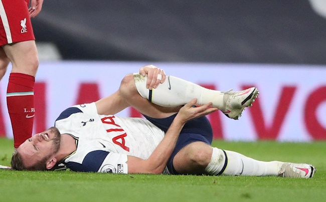 Harry Kane dính chấn thương trong trận thua Liverpool