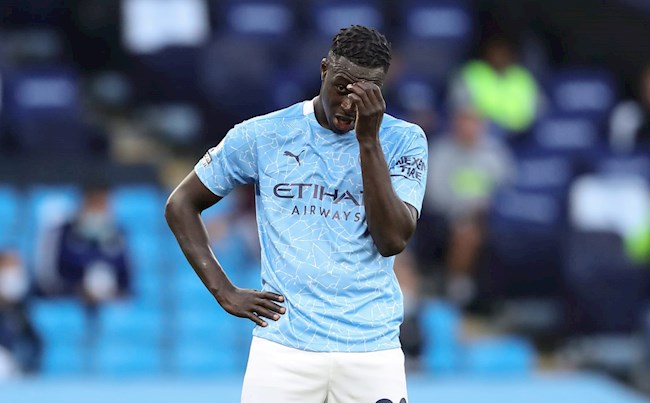 Man City điêu đứng vì COVID-19, Benjamin Mendy có hành động không thể chấp nhận