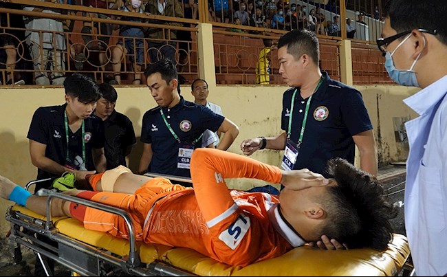 Phạm Văn Thành phải nghỉ hết mùa giải vì chấn thương hình ảnh