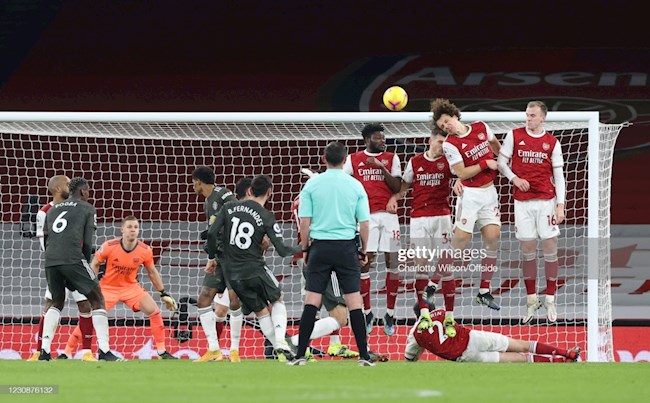 David Luiz chia sẻ sau khi block thành công Bruno Fernandes hình ảnh