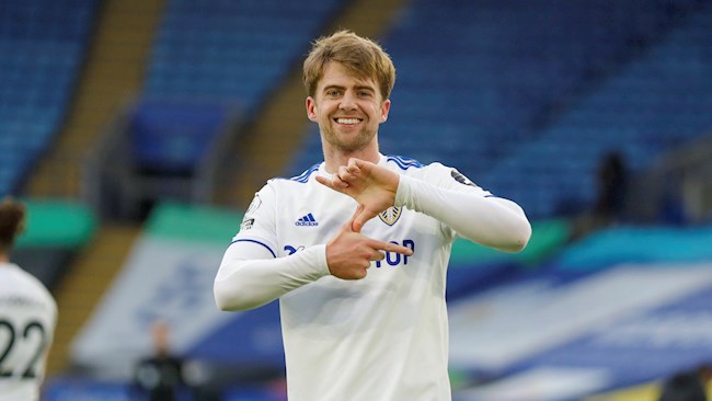 Bamford dưa Leeds vươn lên dẫn 2-1