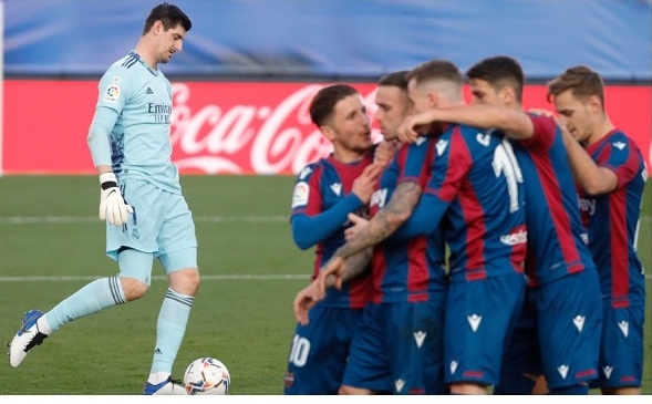 Real Madrid để thua 1-2 trước Levante Real Madrid để thua 1-2 trước Levante