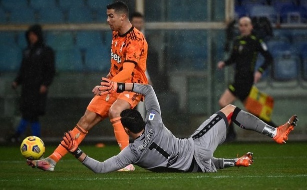 Tiền đạo Cristiano Ronaldo gây thất vọng kể từ khi tới Juventus hình ảnh