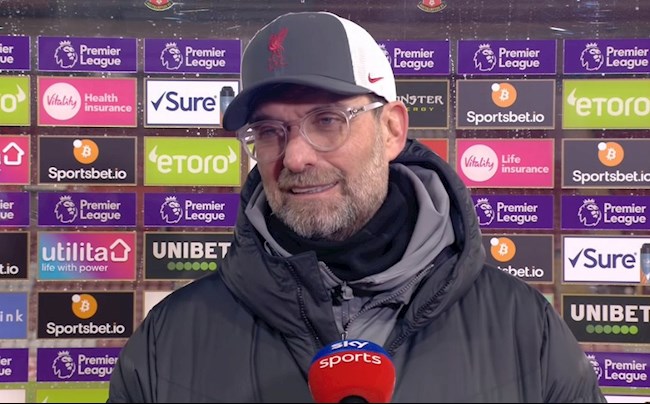 Klopp chê MU hưởng penalty nhiều
