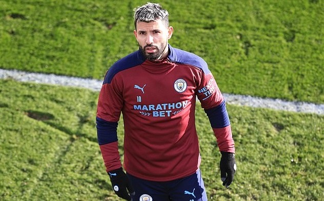 Aguero sẵn sàng đá chính trở lại