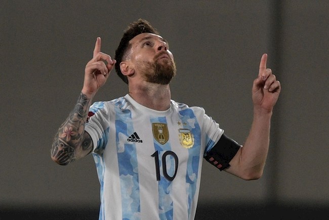 Messi may mắn khai thông bế tắc cho Argentina Messi may mắn khai thông bế tắc cho Argentina