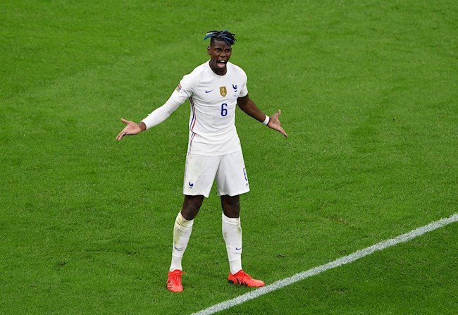 Paul Pogba tức giận với các đồng đội ở trận gặp Tây Ban Nha Paul Pogba tức giận với các đồng đội ở trận gặp Tây Ban Nha