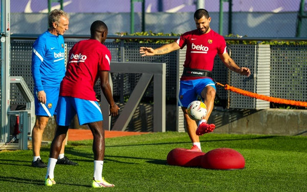 Barca đón cùng lúc 2 tin mừng