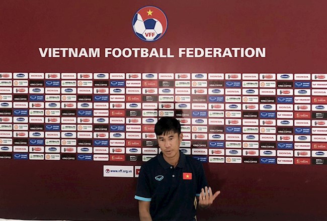 Trợ lý Chu Ngọc Cảnh phát biểu sau trận đấu