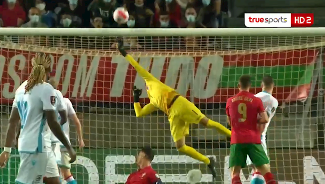 Cristiano Ronaldo bị từ chối siêu phẩm Cristiano Ronaldo bị từ chối siêu phẩm