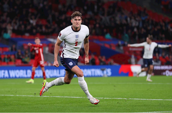 Trung vệ Stones gỡ hòa 1-1 cho Anh