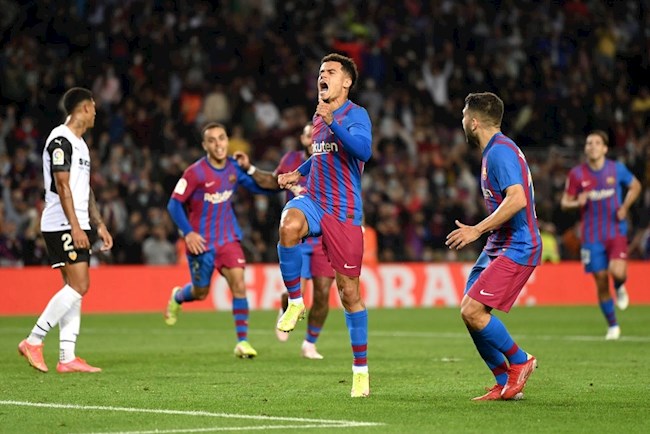 Coutinho ấn định chiến thắng sau khi vào sân trong hiệp 2