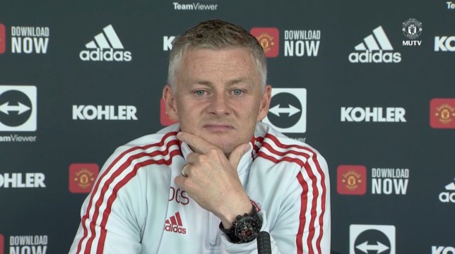 Solskjaer tức giận vì phải thi đấu vào giữa trưa trước Everton