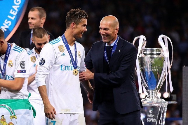 Ronaldo muốn Zidane dẫn dắt MU trong trường hợp Solskjaer bị sa thải