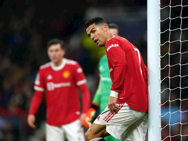 Ngôi sao người Bồ tiếc nuối và tức giận khi không thể có bàn thắng trong hiệp 1