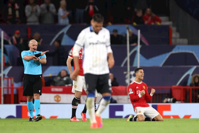 Khoảnh khắc Ronaldo hạnh phúc khi trọng tài thổi còi kết thúc trận đấu