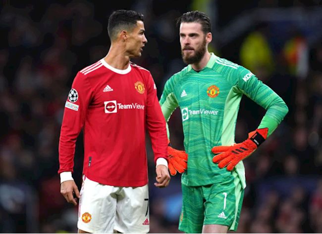 CR7 nổi cáu với đồng đội sau khi MU nhận bàn thua thứ 2