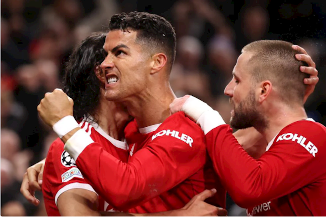 Ronaldo giúp MU vượt lên dẫn trước 3-2