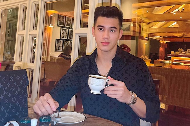 Đăng ảnh sống ảo, Tiến Linh bị các đàn anh dìm không thương tiếc