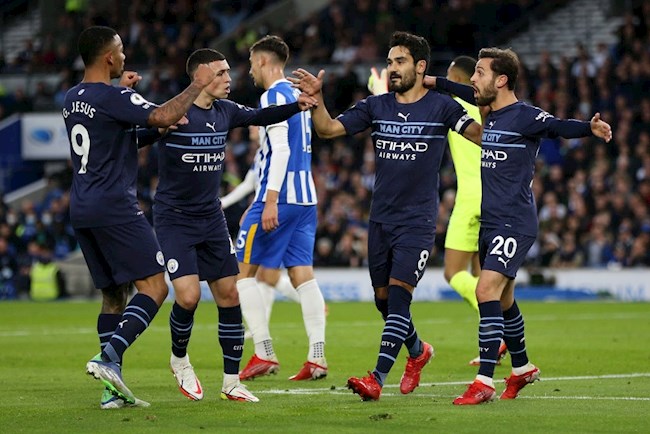 Gundogan (số 8) mở tỷ số của trận đấu