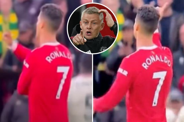 Cristiano Ronaldo phản ứng khó hiểu ở trận thua Liverpool