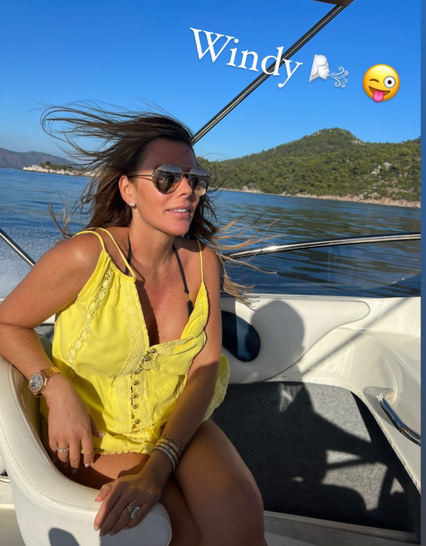 Hai người có nhiều hoạt động ngoài trời