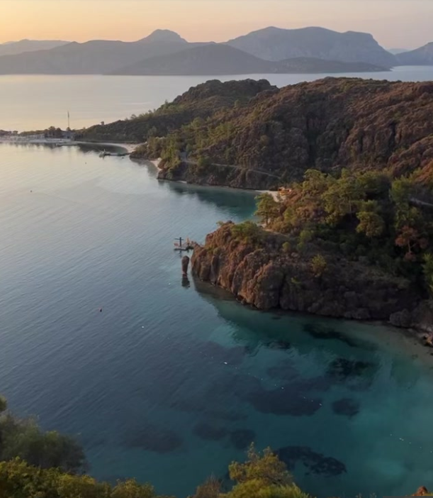 Vợ chồng cựu trung vệ Chelsea tiết lộ địa điểm của kỳ nghỉ