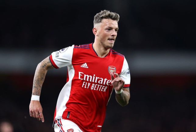 Ben White dính chấn thương trước Leeds