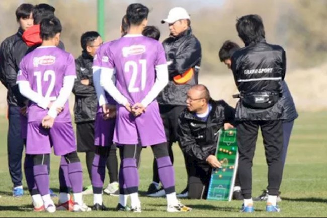 HLV Park Hang Seo đi tìm niềm vui ở đội U23